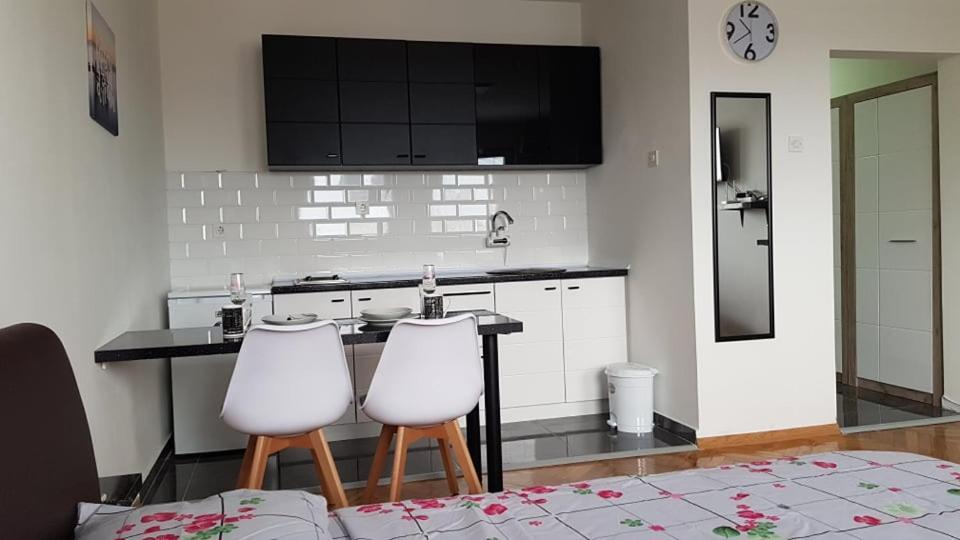 Central View Apartment Skopje Luaran gambar